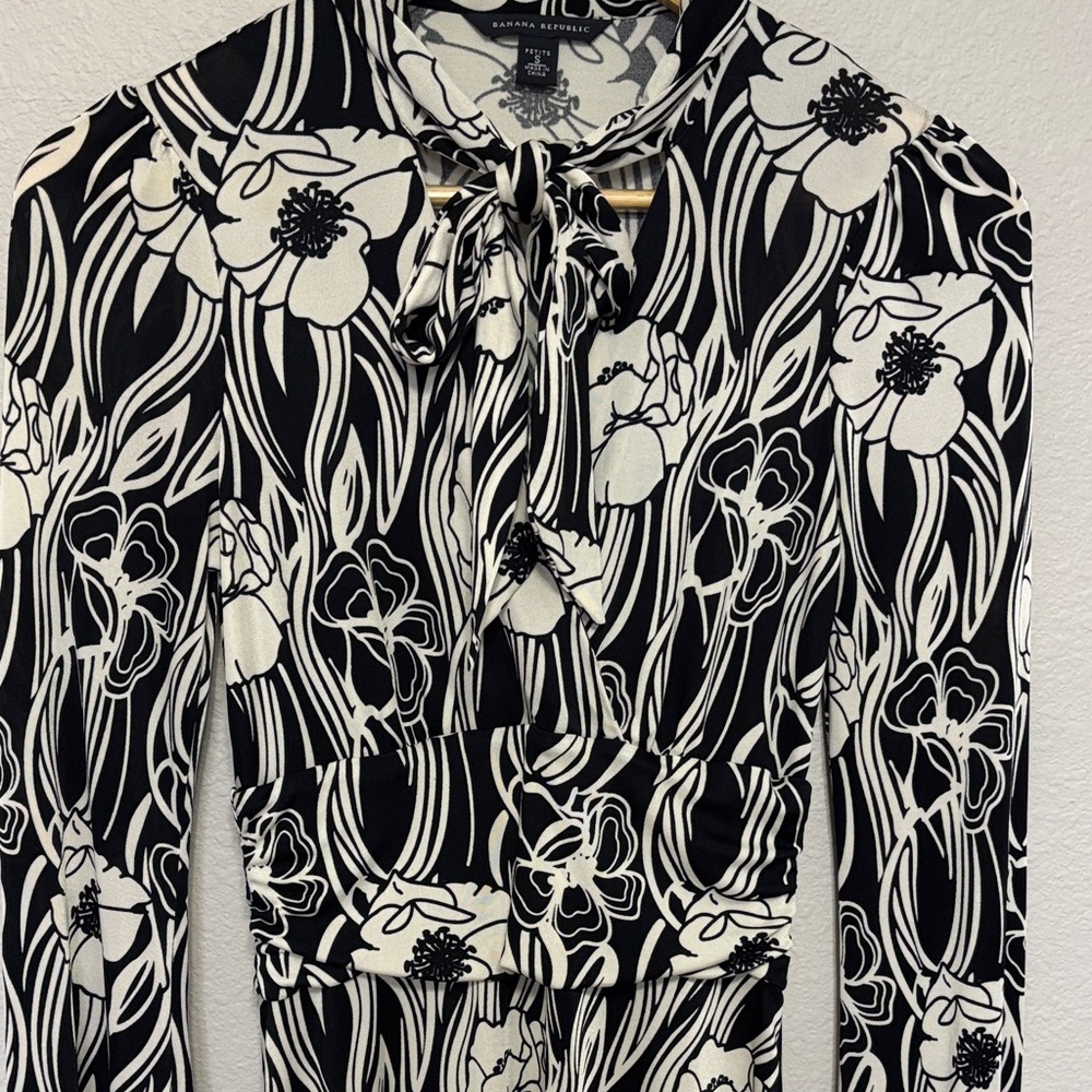 Banana Republic Long Sleeve Floral Black & White Silk Blend Dress Size Petite S - Picture 5 of 12